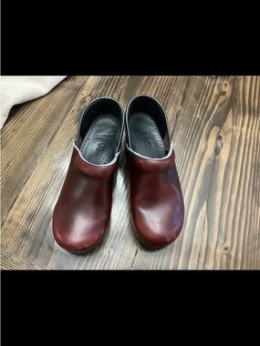 Dansko Red-Brown Leather Slip-On Clogs
Nurses Comfortable